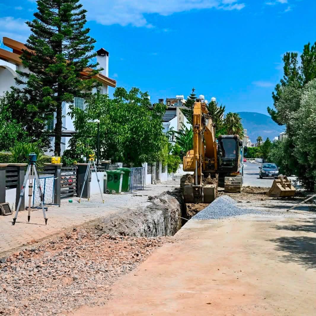 “Ayyıldız, Hoşgörü, Kışla ve Soylu Sokak’taki yağmur suyu altyapı çalışmalarında son aşamaya geldik”