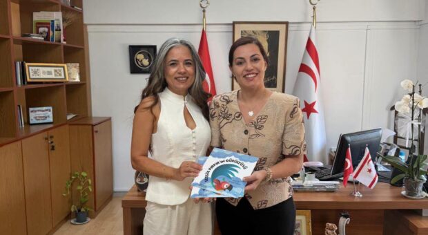Kültür Dairesi Müdürü Akın, ilk kitabını yayımlayan Sinem Kaşifoğlu’nu kabul etti