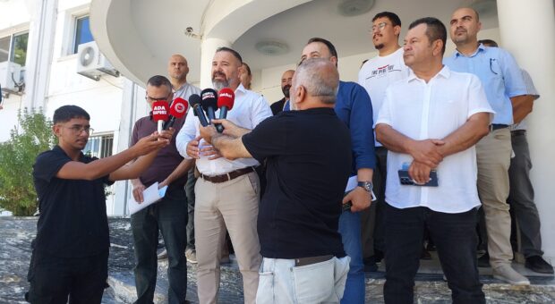 Kamuda örgütlü dört sendika, ek mesaiye kalmama eylemi başlatacağını açıkladı