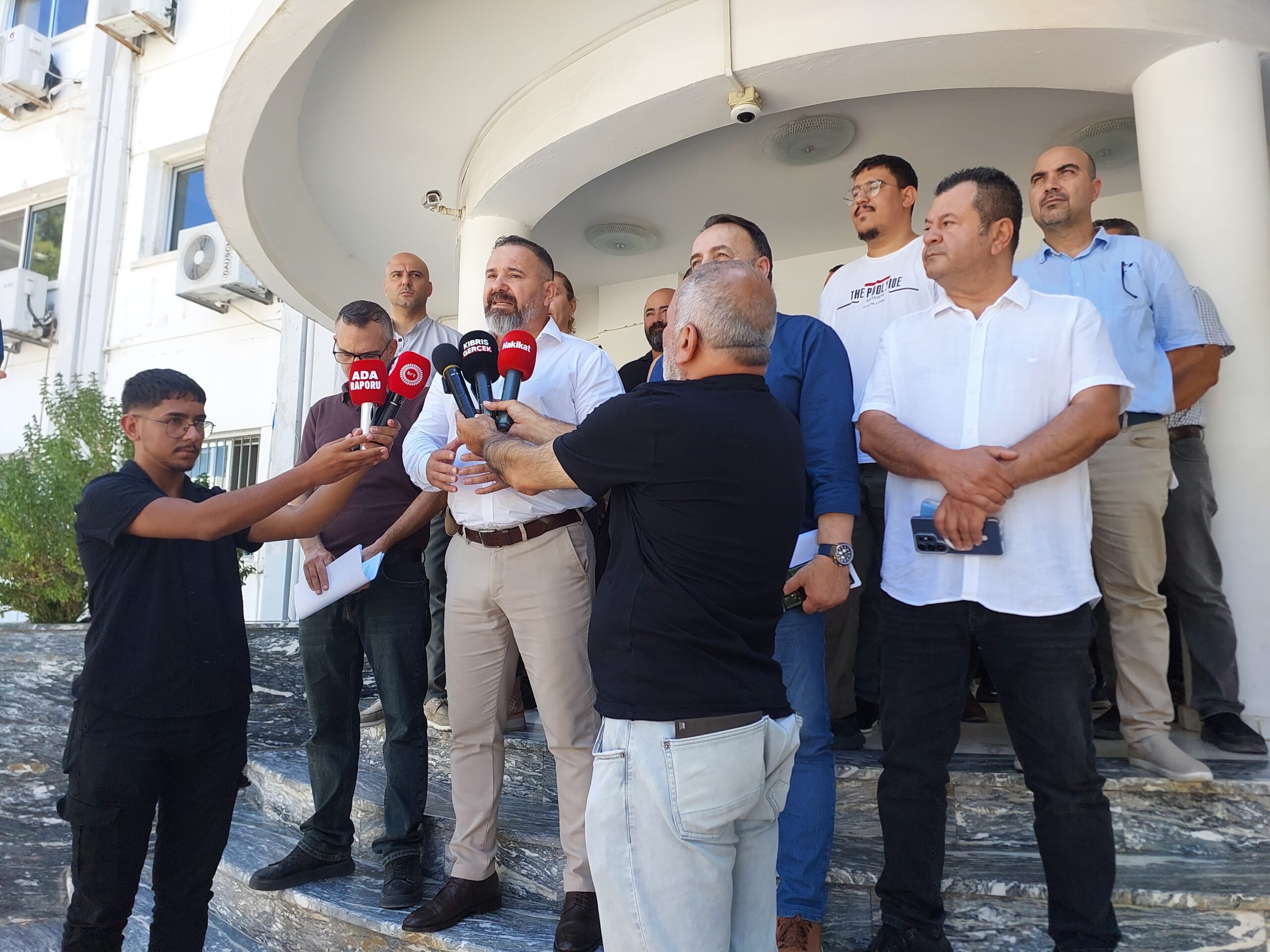 Kamuda örgütlü dört sendika, ek mesaiye kalmama eylemi başlatacağını açıkladı