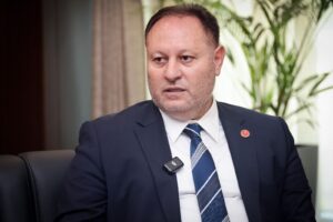 “Ömrünü halka hizmete adamış değerli insandı”