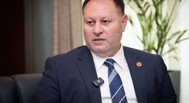 “Ömrünü halka hizmete adamış değerli insandı”