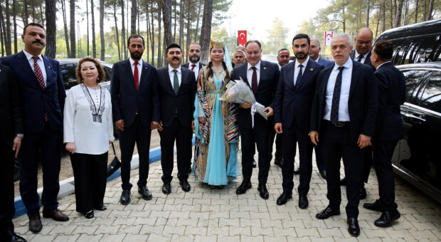Meclis Başkanı Öztürkler Türk Dünyası Uluslararası Aba Güreşi Finallerini izledi