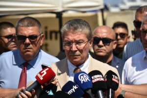 Üstel: “Geminin yeri tespit edildi, robotlarla görüntüleme çalışmaları sürüyor”