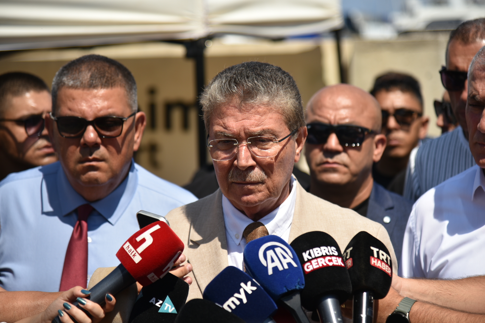 Üstel: “Geminin yeri tespit edildi, robotlarla görüntüleme çalışmaları sürüyor”