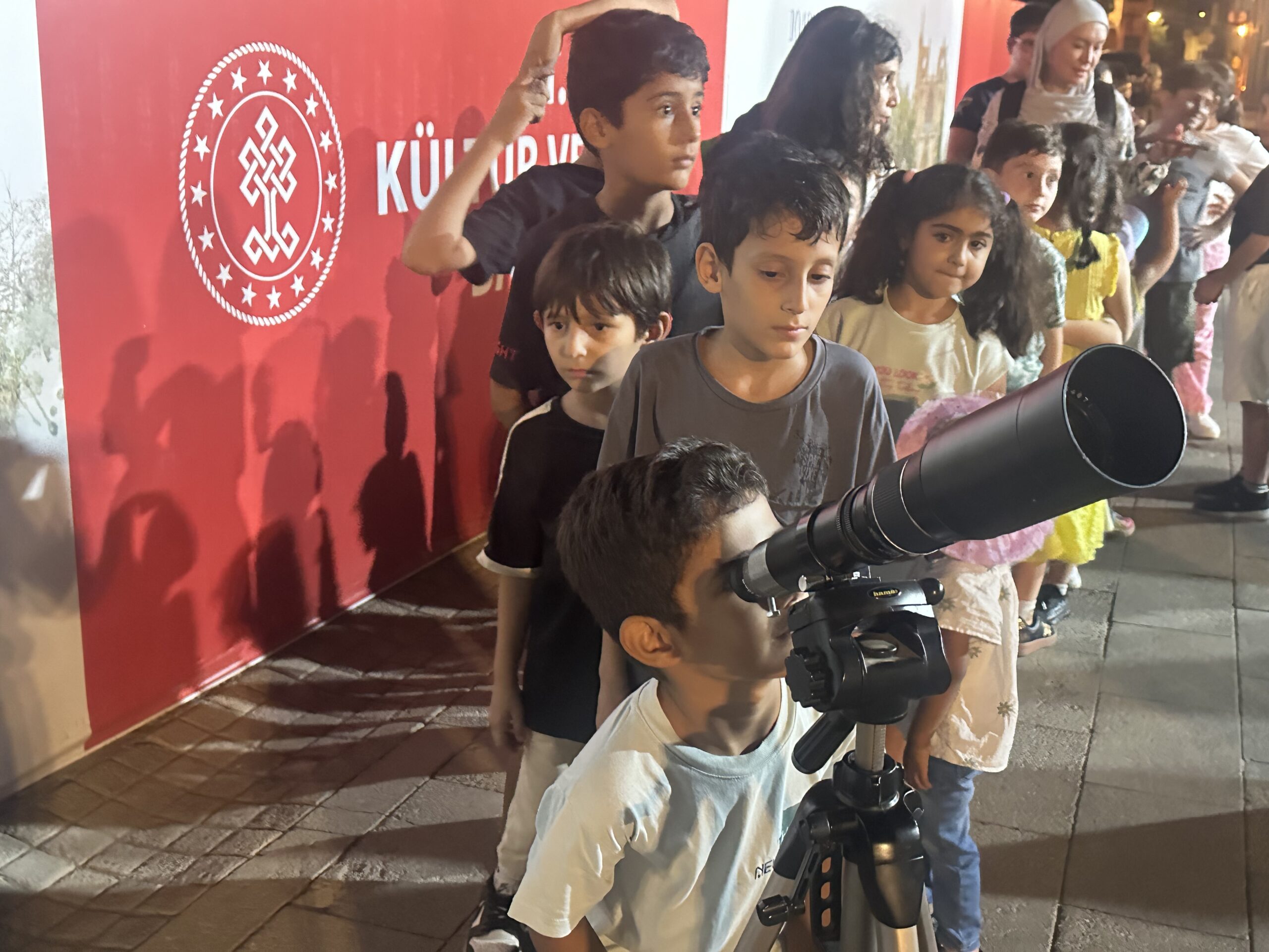 SAMTAY Vakfı, gökyüzü gözlem programı düzenledi